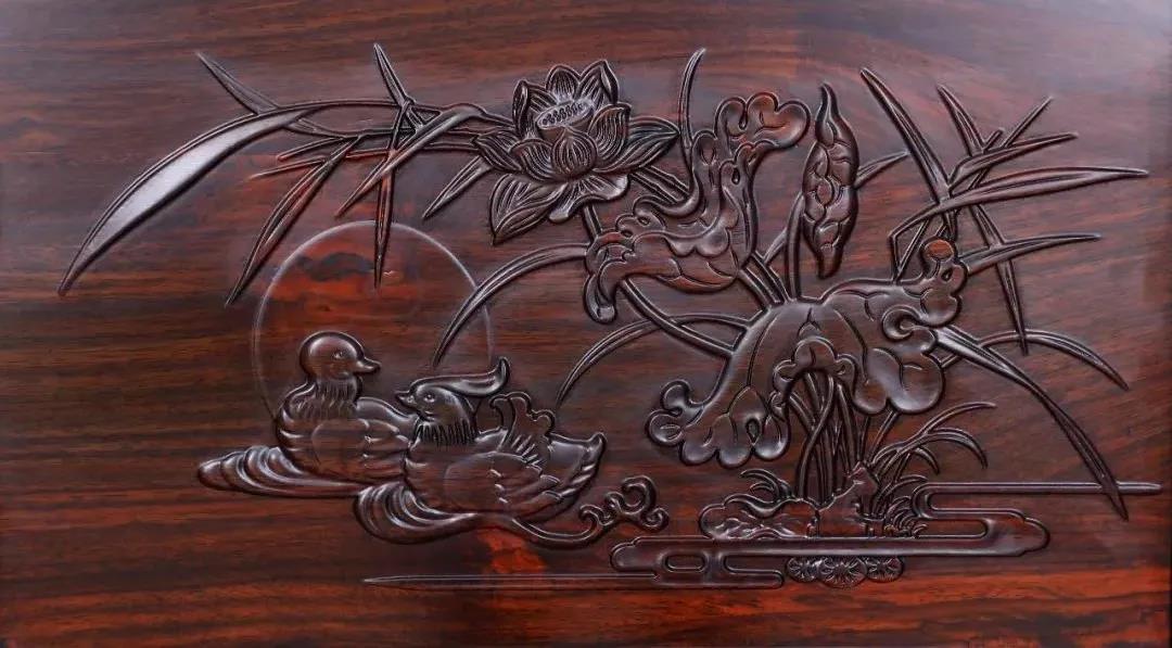 古森红木阔叶黄檀家具雕花细节图